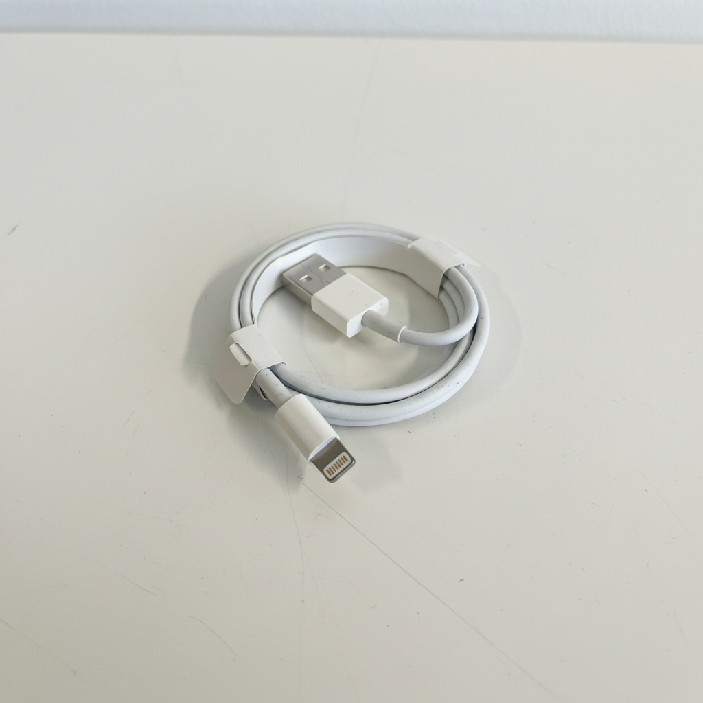 Apple iPhone USB–Lightning -latauskaapeli 1m