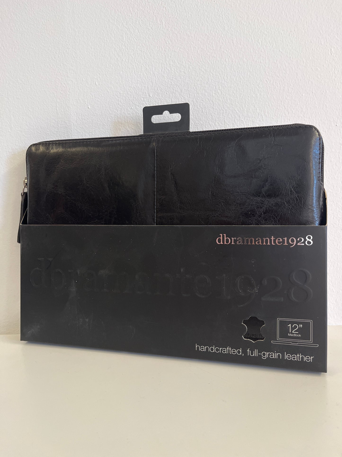 dbramante1928 Skagen 12" MacBook -suojakuori – Musta täysnappa-nahka