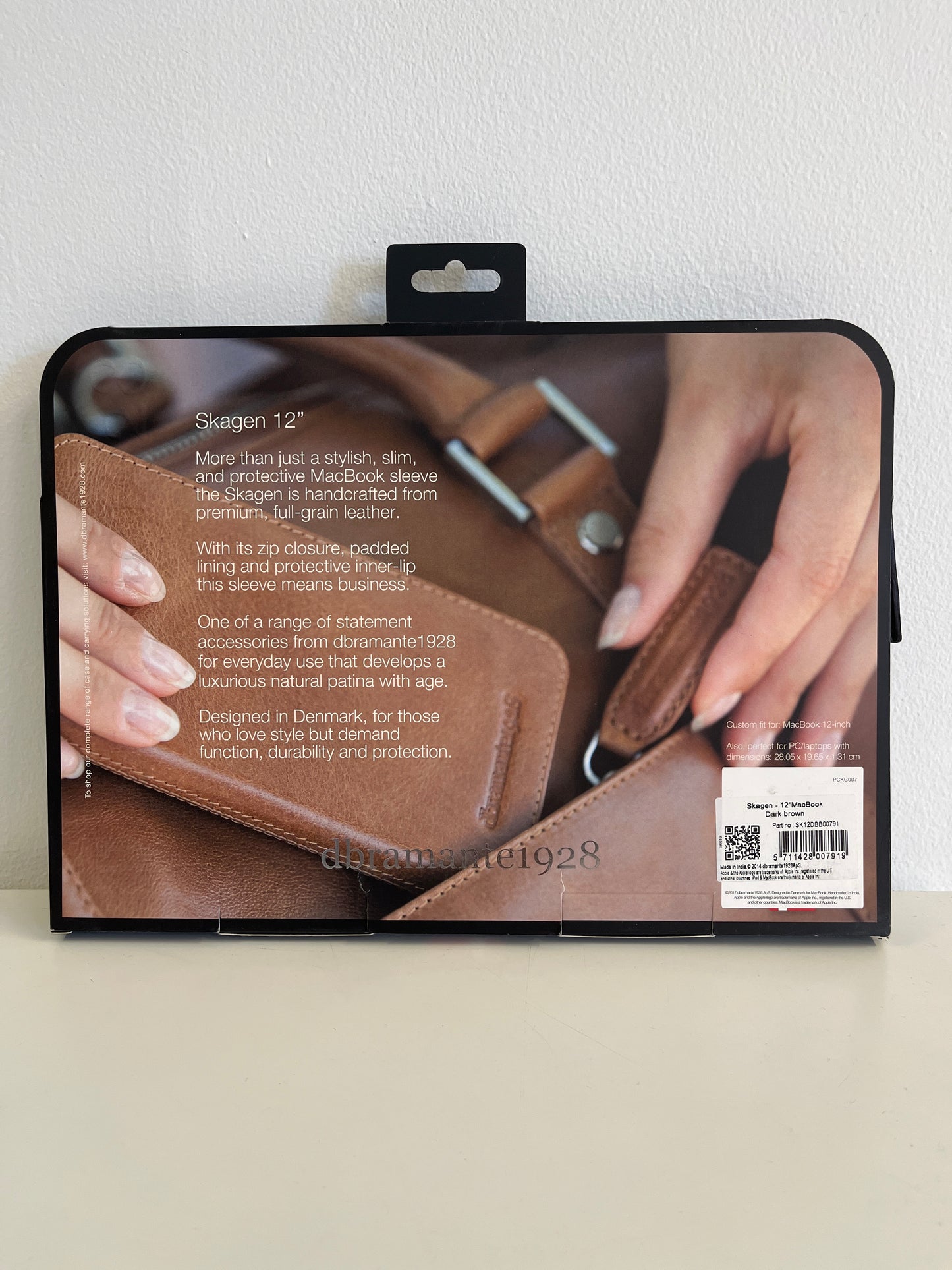 dbramante1928 Skagen 12" MacBook -suojakuori – Musta täysnappa-nahka